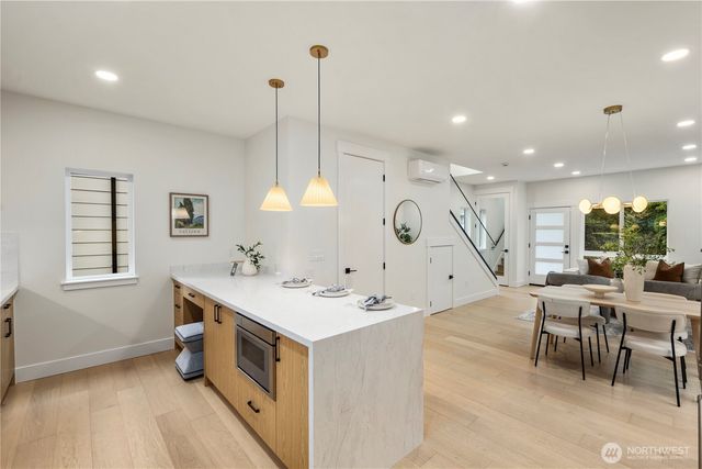 13009 NE 104th Place, Kirkland, WA 98033