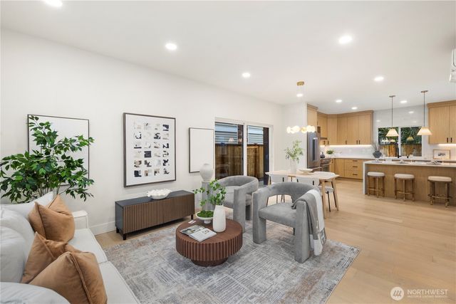 13009 NE 104th Place, Kirkland, WA 98033