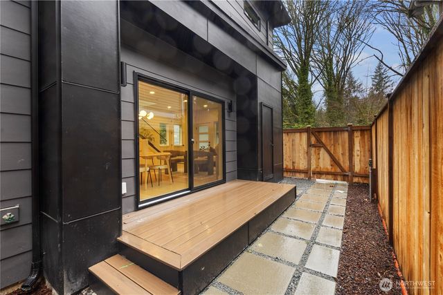 13009 NE 104th Place, Kirkland, WA 98033