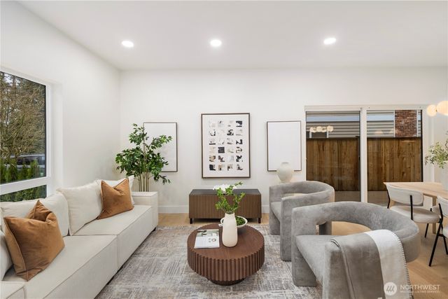 13009 NE 104th Place, Kirkland, WA 98033