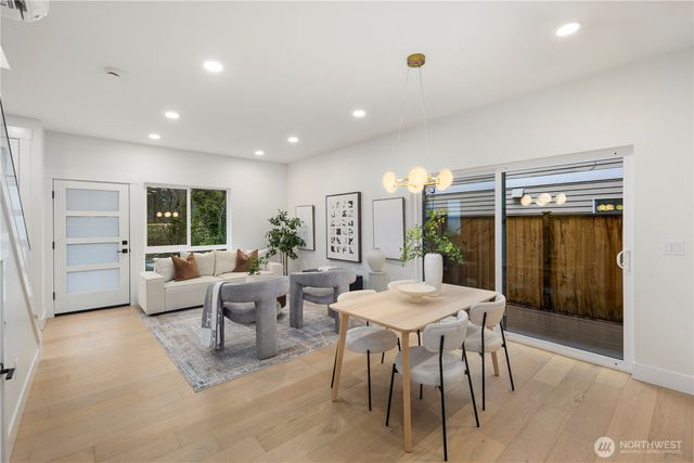 13009 NE 104th Place, Kirkland, WA 98033