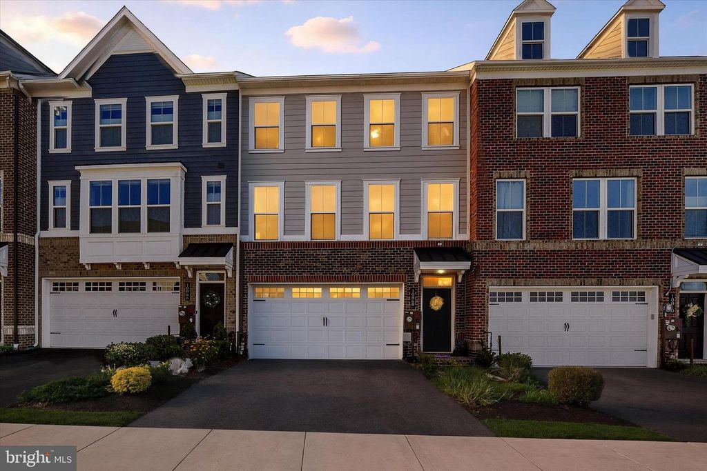 10868 BECKENHAM ST, Baltimore, MD 21220
