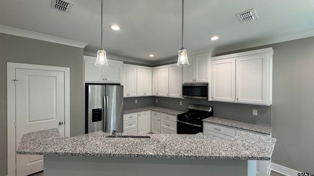 1301 Berkli Cove, Whitehouse, TX 75791