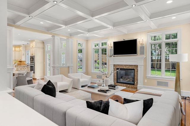 22 Scotney Road, Newton, MA 02467