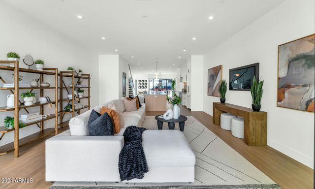 6914 E 2ND Street, Scottsdale, AZ 85251