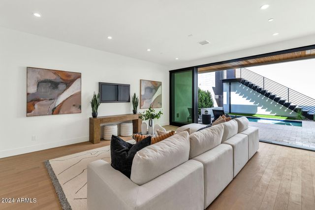 6914 E 2ND Street, Scottsdale, AZ 85251