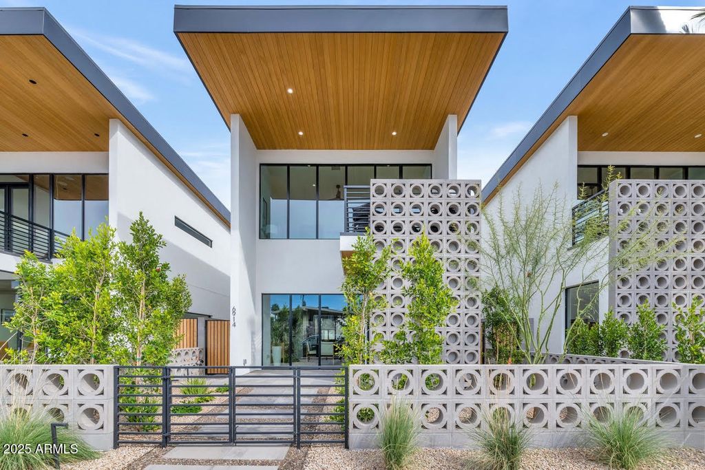 6914 E 2ND Street, Scottsdale, AZ 85251