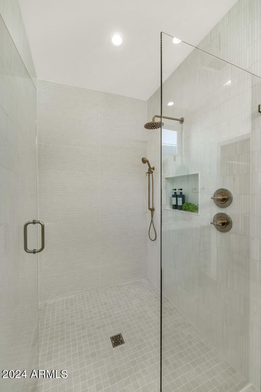 Image 17 of property listing at 6914 E 2ND Street, Scottsdale, AZ 85251