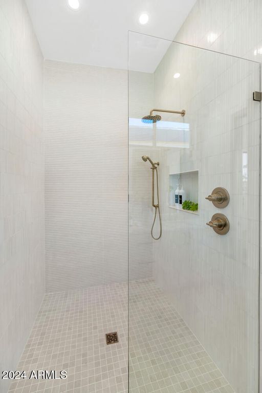 Image 24 of property listing at 6914 E 2ND Street, Scottsdale, AZ 85251
