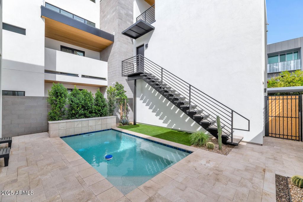 Image 31 of property listing at 6914 E 2ND Street, Scottsdale, AZ 85251