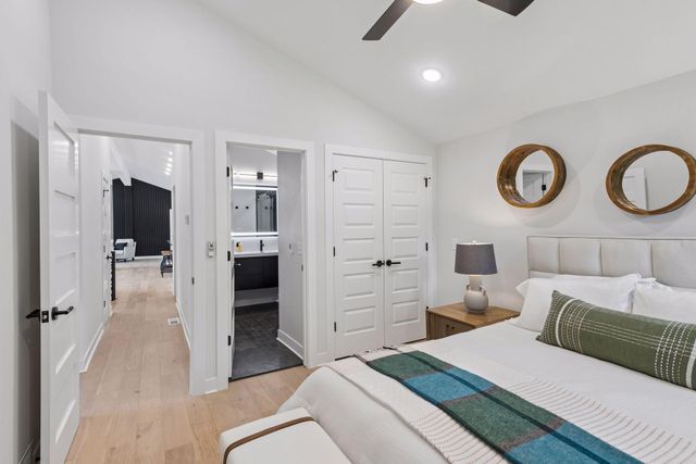 2720 Sandpiper Trail, Excelsior, MN 55331