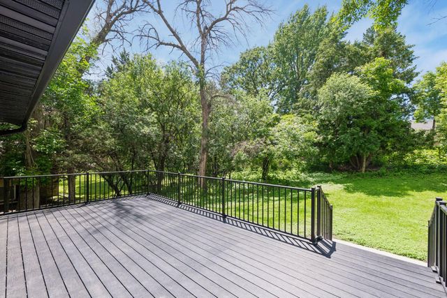 2720 Sandpiper Trail, Excelsior, MN 55331