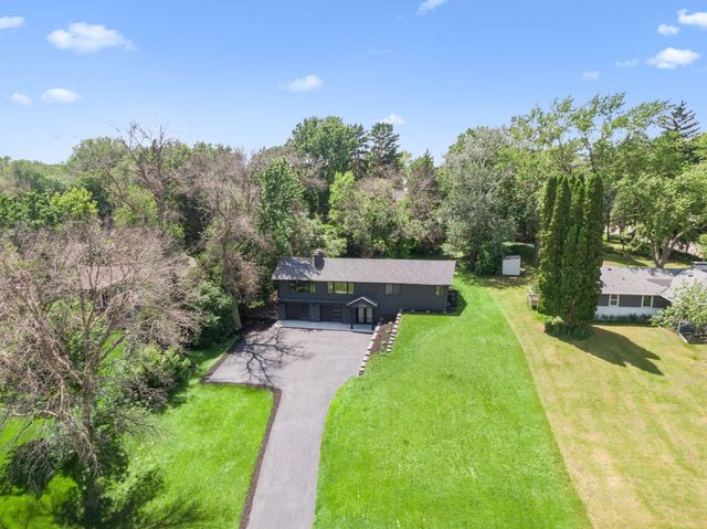 2720 Sandpiper Trail, Excelsior, MN 55331