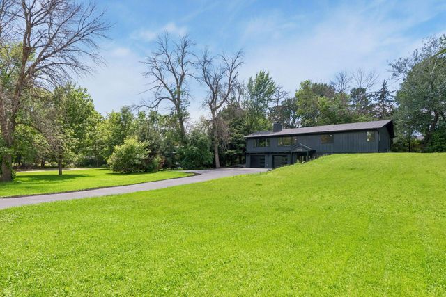 2720 Sandpiper Trail, Excelsior, MN 55331