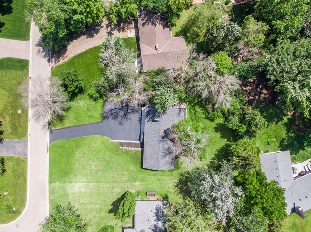 2720 Sandpiper Trail, Excelsior, MN 55331