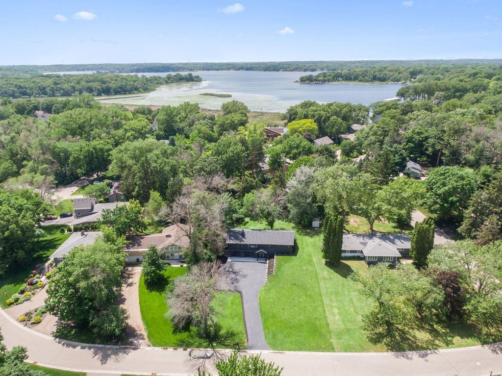 2720 Sandpiper Trail, Excelsior, MN 55331 — photo 3