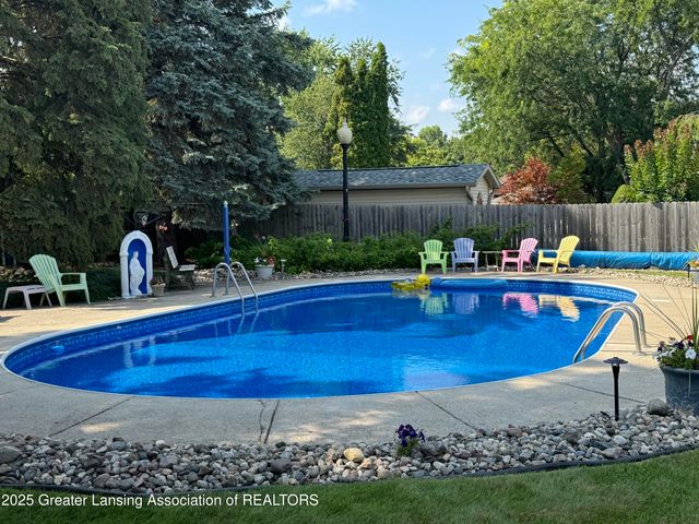 1092 Brookside Drive, Grand Ledge, MI 48837