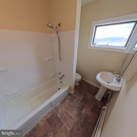 60 SCHUYLKILL ST, Cressona, PA 17929