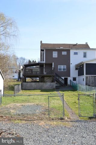 60 SCHUYLKILL ST, Cressona, PA 17929