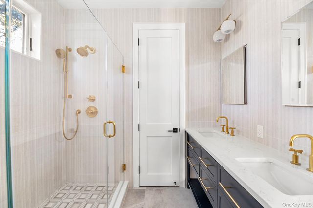 44 Island Walk, Lonelyville, NY 11706