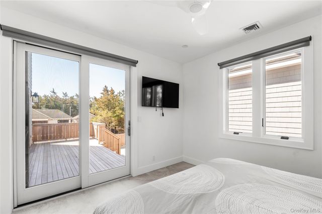 44 Island Walk, Lonelyville, NY 11706