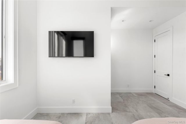 44 Island Walk, Lonelyville, NY 11706