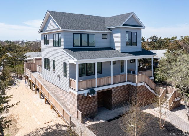 44 Island Walk, Lonelyville, NY 11706