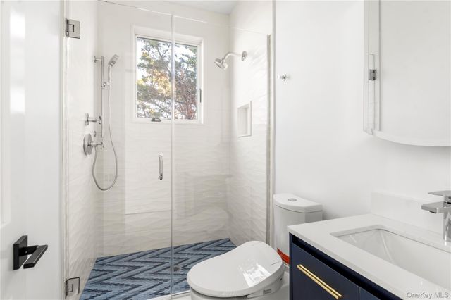 44 Island Walk, Lonelyville, NY 11706