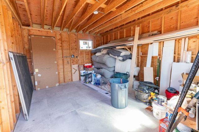 44 Island Walk, Lonelyville, NY 11706