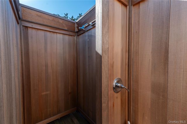 44 Island Walk, Lonelyville, NY 11706