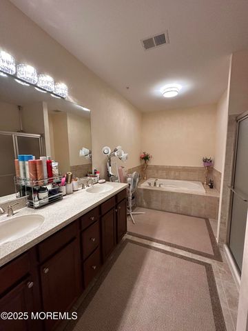 112 Regency Court, Morganville, NJ 07751