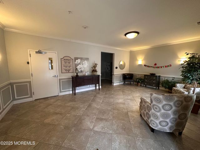 112 Regency Court, Morganville, NJ 07751