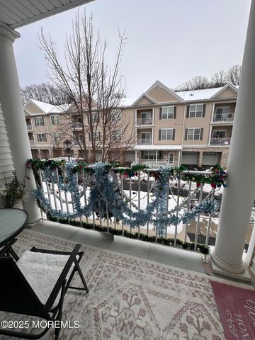 112 Regency Court, Morganville, NJ 07751