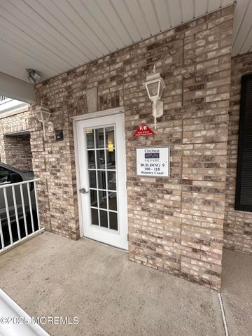 112 Regency Court, Morganville, NJ 07751