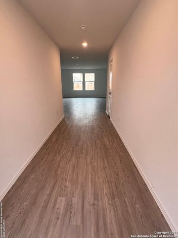 5466 Daphne Path, San Antonio, TX 78253