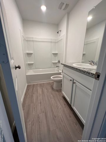5466 Daphne Path, San Antonio, TX 78253