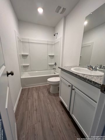 5466 Daphne Path, San Antonio, TX 78253