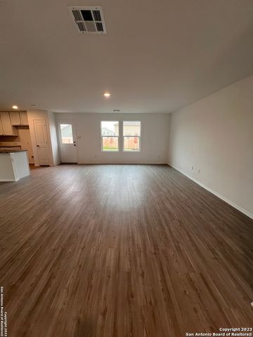 5466 Daphne Path, San Antonio, TX 78253