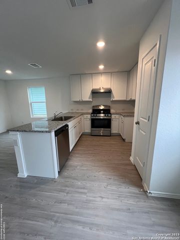 5466 Daphne Path, San Antonio, TX 78253