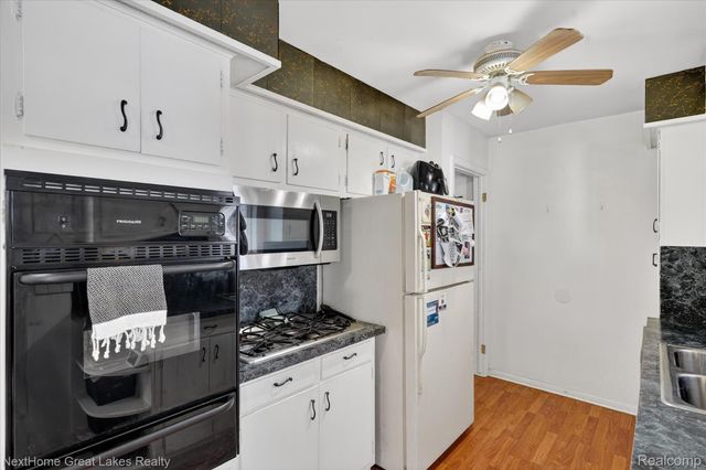 4444 Carmanwood Drive, Flint Charter Township, MI 48507