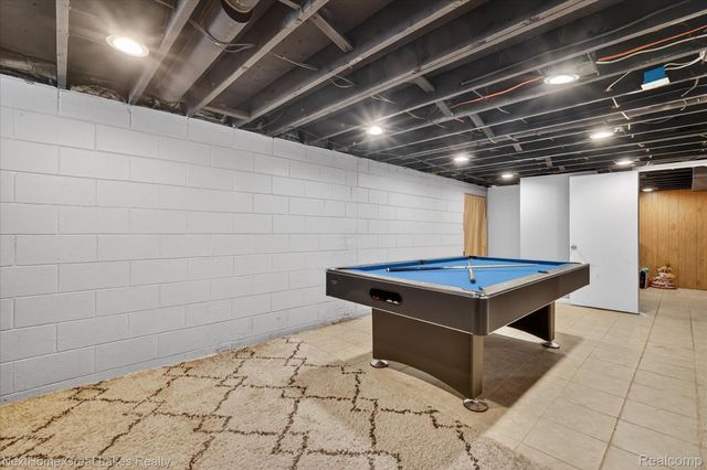 4444 Carmanwood Drive, Flint Charter Township, MI 48507