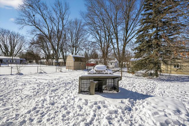 4444 Carmanwood Drive, Flint Charter Township, MI 48507