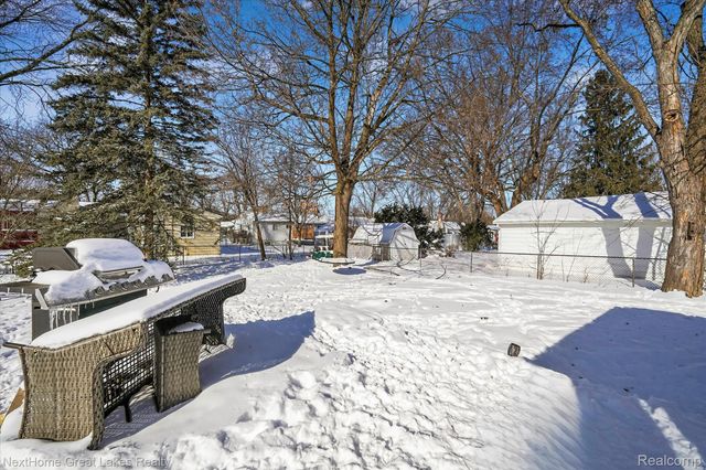 4444 Carmanwood Drive, Flint Charter Township, MI 48507