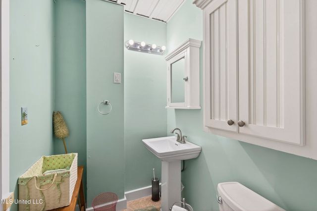 470 W Beach Boulevard, Long Beach, MS 39560