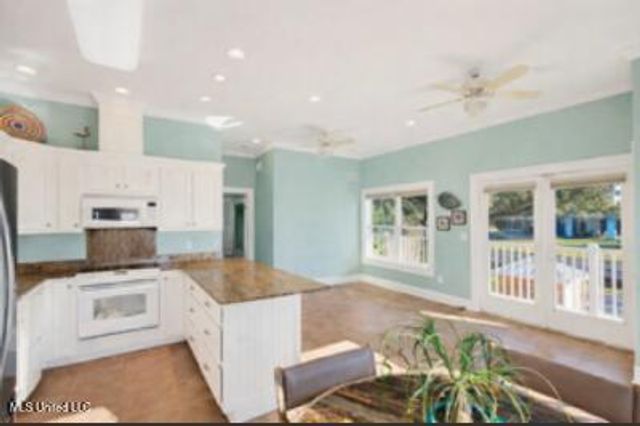 470 W Beach Boulevard, Long Beach, MS 39560