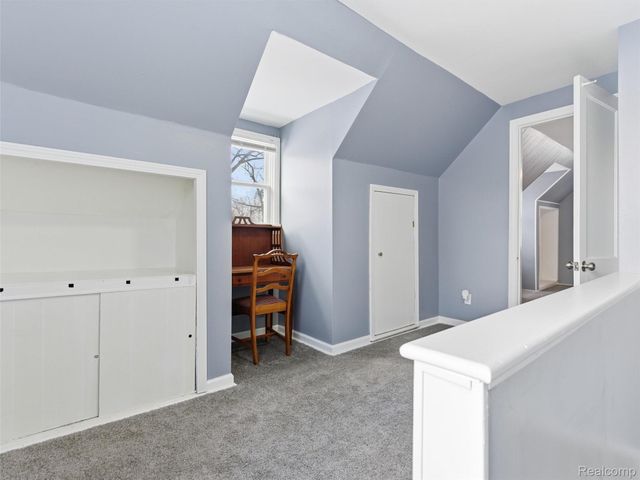 23490 Seneca Street, Oak Park, MI 48237