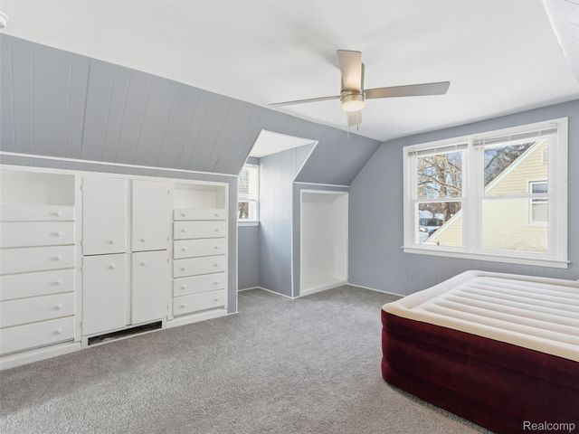 23490 Seneca Street, Oak Park, MI 48237