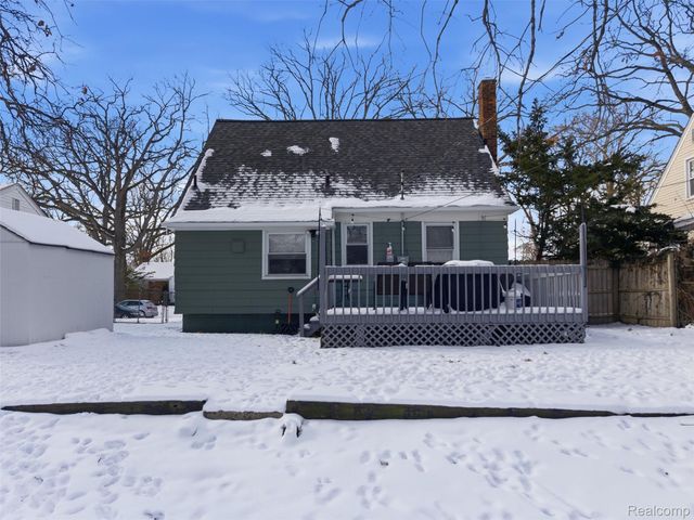 23490 Seneca Street, Oak Park, MI 48237