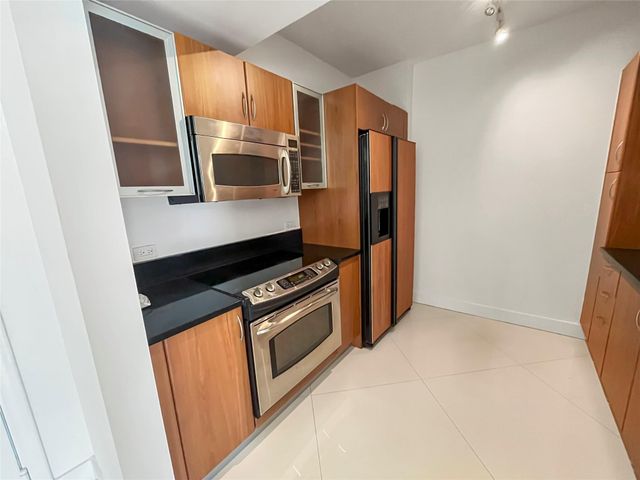 2775 NE 187th Street 627, Aventura, FL 33180