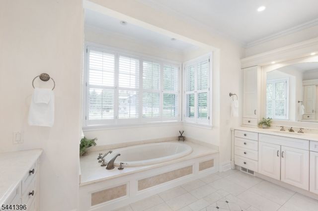 9 Pitney Dr, Mendham Twp., NJ 07945